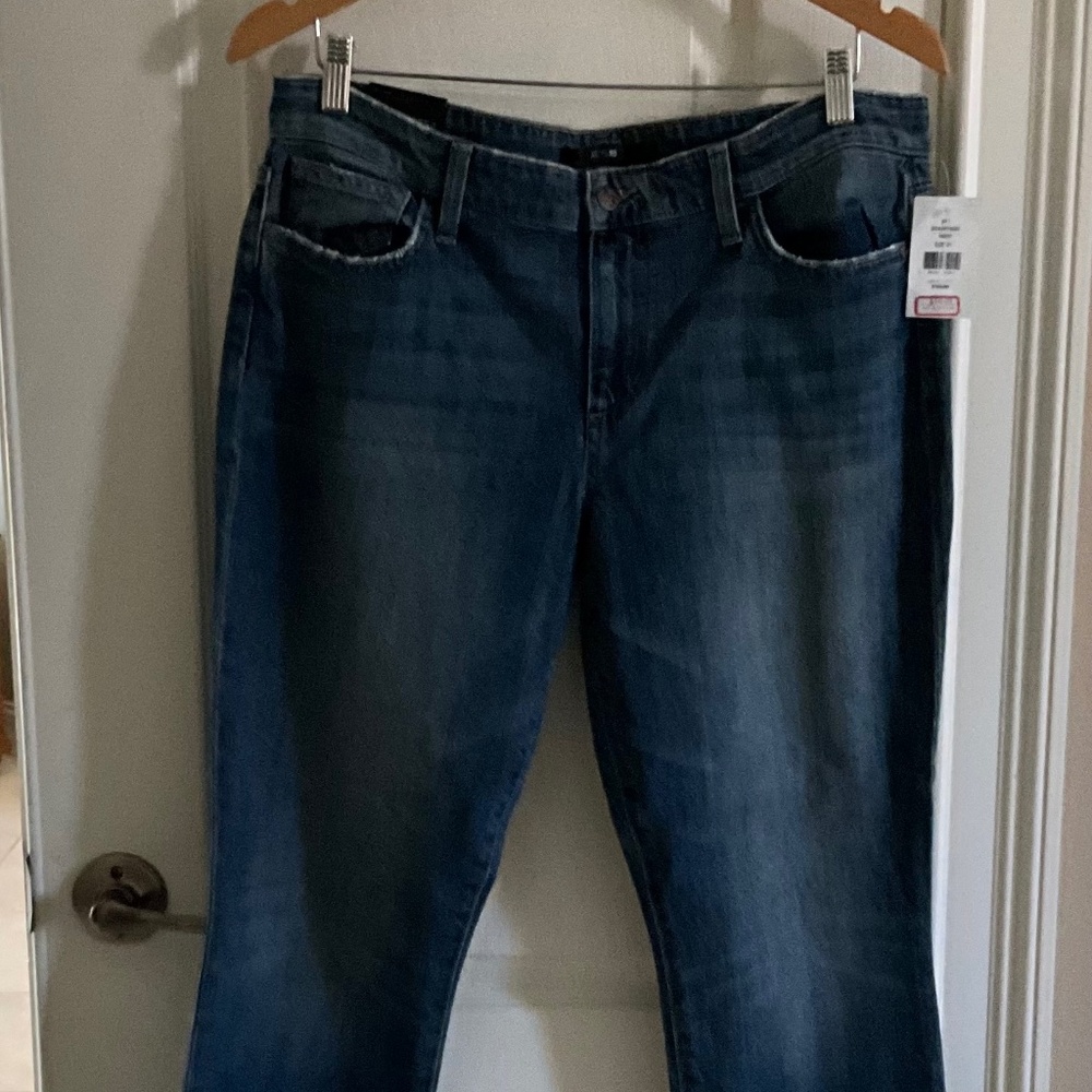 Brand NWT Joe’s Jeans in Premium Denim Boyfriend Straight Leg 31